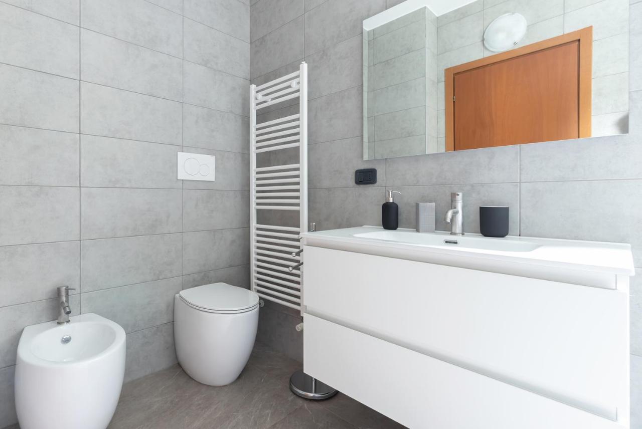 20Mins From Duomo - Renovated Apt Near City Center Apartment Milan Bagian luar foto